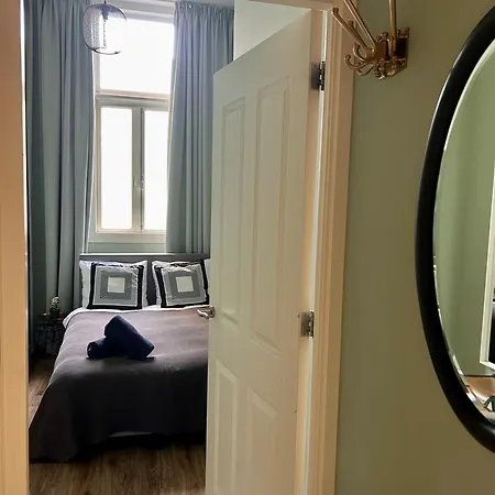 Apartment Centre With Roof Terrace And Parking With Additional Costs The Hague